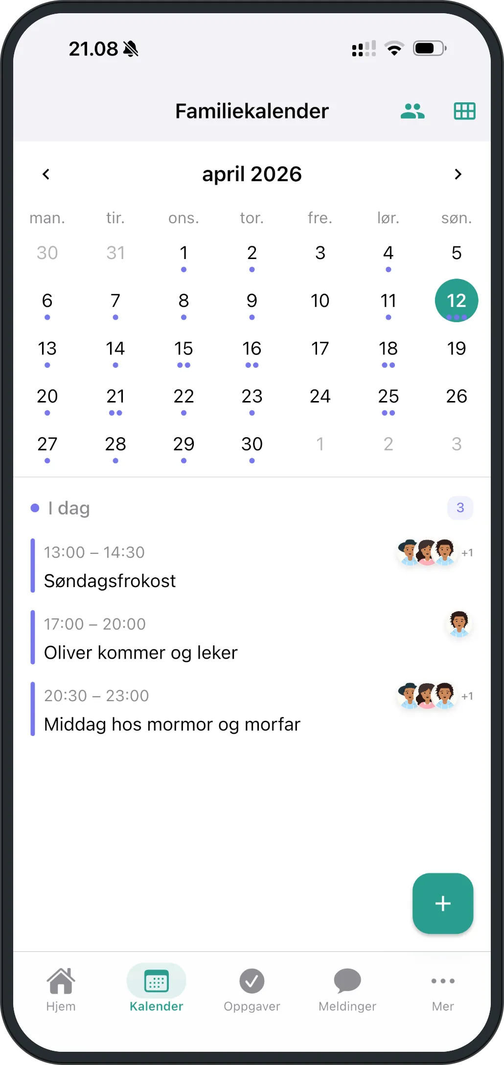 Familiekalenderens månedsvisning for april med dagens hendelser under.